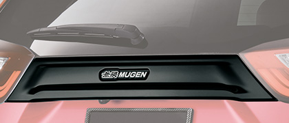 それ以外は特になく美品ですホンダ フィット 現行型 無限 MUGEN カーボンテールゲートガーニッシュ